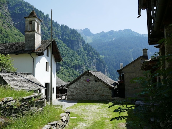 Mountain Village, Mountain, Mountainous Landforms, Alps, Mountain Range, Hill Station, Highland, Building, House, Roof