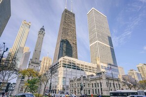 High rise Chicago living just steps from the Red Line