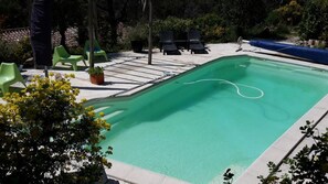 Piscine vue de la terrasse