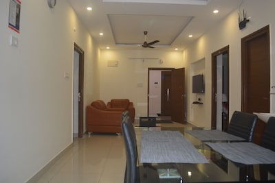Two Bedroom Serviced Apartment With Fully Equipped Kitchen - Cloud9Homes