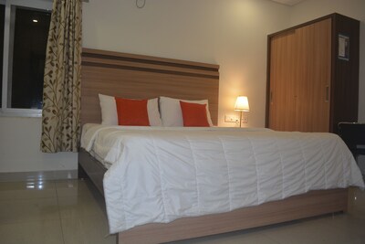 Two Bedroom Serviced Apartment With Fully Equipped Kitchen - Cloud9Homes