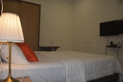 Two Bedroom Serviced Apartment With Fully Equipped Kitchen - Cloud9Homes