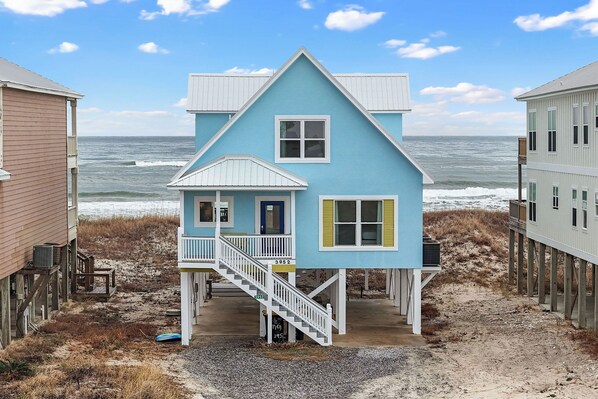 Welcome to Morning Glory! A beachfront 4 bedroom/4 bathroom pet-friendly home
