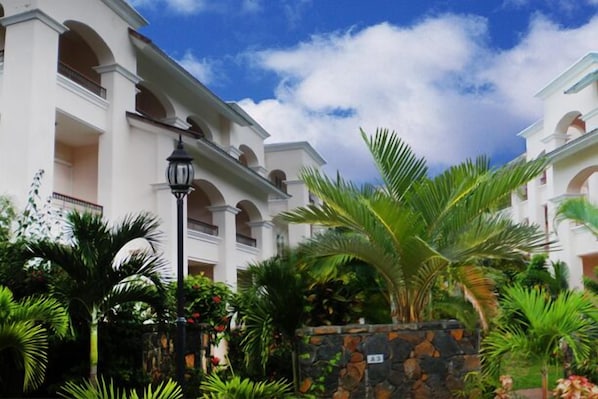 Exterior view of Residence Beach Apartments