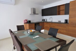 Kitchen and dining area.