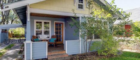 Welcome to Bungalow Blue! A charming home in the heart of westside Bend