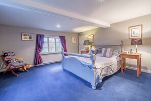 Grove Farm House, Thornham Magna: Bedroom with king-size bed