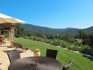 Property, Grass, Mountain, House, Real Estate, Wilderness, Furniture, Home, Vacation, Patio