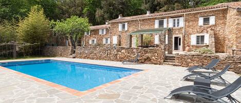 Water, Property, Building, Sky, Window, Swimming Pool, Plant, Tree, Cloud, House