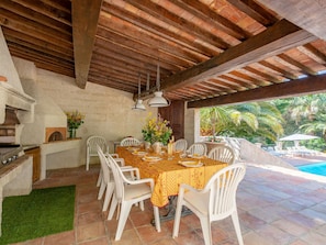 Table, Plante, Fleur, Meubles, Propriété, Bâtiment, Chaise, Bois, Mobilier De Jardin, Tableau De Plein Air