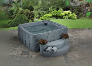 New Hot Tub to be installed mid December 2023
