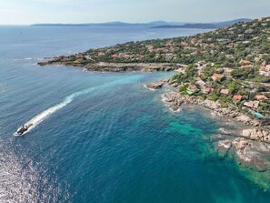 Water, Body Of Water, Coast, Coastal And Oceanic Landforms, Sea, Ocean, Headland, Shore, Promontory, Wind Wave