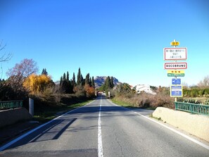 Ciel, Plante, Jour, Surface De La Route, Paysage Naturel, Asphalte, Arbre, Mode De Transport, Rue