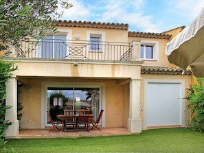 Propriété, Maison, Domicile, Bâtiment, Immobilier, Façade, Zone Résidentielle, Arrière-Cour, Architecture, Biens