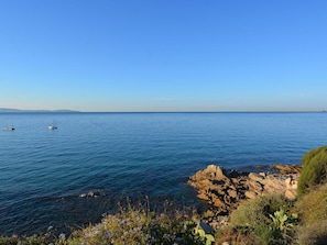 Wasser, Himmel, Wasservorräte, Pflanze, Ökoregion, Azurblau, Natürlichen Umgebung, Natürliche Landschaft, Küsten Und Ozeanische Forms, Wolke