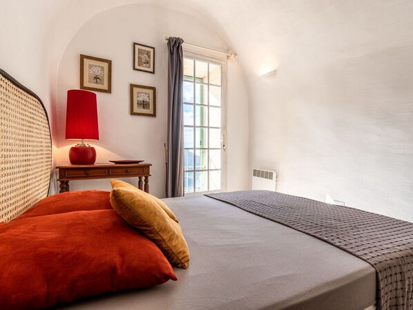 Property, Furniture, Window, Comfort, Wood, Textile, Shade, Building, Interior Design, Bed Frame