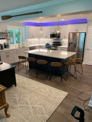Updated kitchen with everything you need.