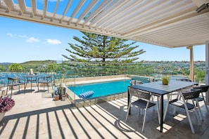 Dine alfresco at the six person table 