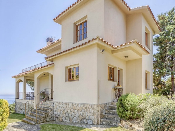 Holiday Home Exterior [summer]