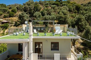 Modern house,Near amenities,Short drive to Cretan beaches,Spili