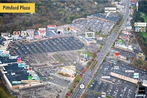Walking distance to plaza with EVERYTHING -- Wegmans, Trader Joes, Pittsford Cinema, Marshalls, TJMaxx, Barnes and Noble, Century Wines, Cheesecake Factory, Chipotle!