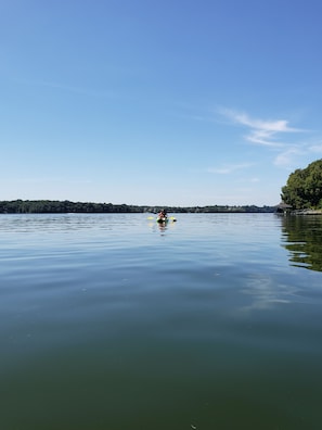 Enjoy the lake with the free kayaks. Life jackets included.