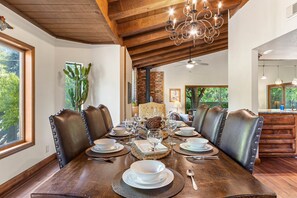 Dining Room with Seating for Eight