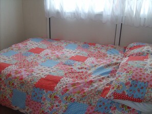I room double bed