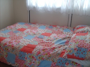 I room double bed