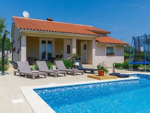 Water, Plant, Sky, Building, Property, Window, Swimming Pool, Azure, Door, Shade