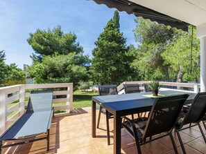 Mueble, Mueble Para Exteriores, Mesa, Mesa Al Aire Libre, Sombra, Silla, Cocina Y Comedor Mesa, Cubierta, Mesa De Café, Jardín