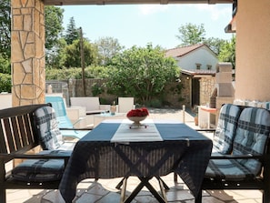 Eigentum, Gebäude, Möbel, Haus, Zimmer, Tisch Im Freien, Tabelle, Terrasse, Grundeigentum, Zuhause