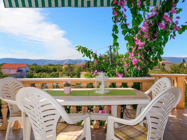 Ciel, Propriété, Meubles, Nuage, Plante, Fleur, La Nature, Mobilier De Jardin, Bois, Design Intérieur