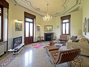 Pièce, Salon, Propriété, Design Intérieur, Bâtiment, Meubles, Plafond, Immobilier, Sol, Maison