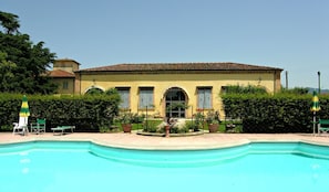 Building Exterior, Pool