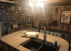 Eat in kitchen