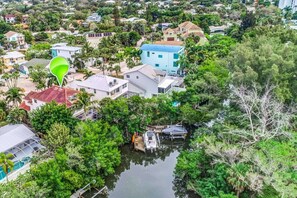 Siesta Key Beach Canal home with Kayak launch and short walk to the beach.