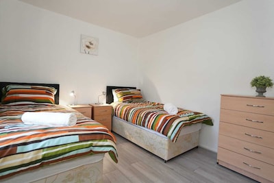 2 bedrooms BIRMINGHAM BHX-HS2 NEC COLESHILL LUXURY APARTMENT