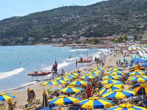 Wasser, Himmel, Watercraft, Strand, Berg, Gewässer, Baum, Küsten Und Ozeanische Forms