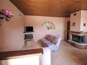 Möbel, Interior Design, Holz, Flooring, Fussboden, Zimmer, Decke, Beleuchtung, Holzbeize, Wohnzimmer