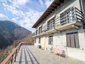 Hügel, Veranda, Geländer, Balkon, Gebirge, Bergstation, Steigung, Baluster, Grat, Zaun