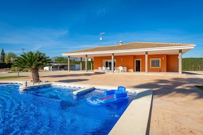 Villa in Alicante with private pool