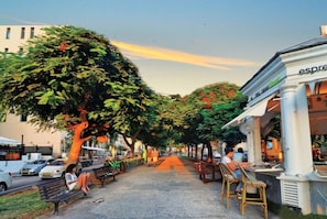 Rothschild Boulevard nearby