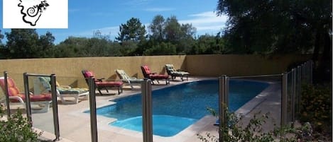 Location mini villa TRAVO - clim -petite résidence - piscine sécurisée 10m x 4m