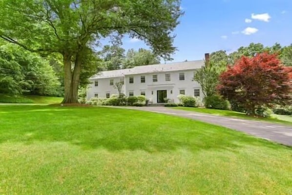 Front lawn 
