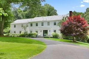 Front of the house 