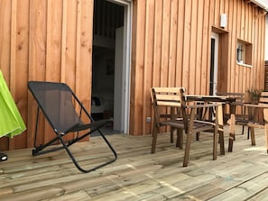屋外ダイニングエリア