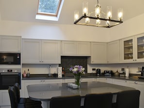 Well appointed kitchen | The Cottage, Bewdley, near Kidderminster