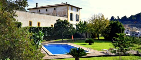 Wunderschöne Finca Ambiente mit Große Rasenfläche 