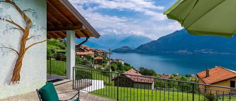 Cloud, Water, Sky, Plant, Daytime, Mountain, Property, Building, Azure, Nature